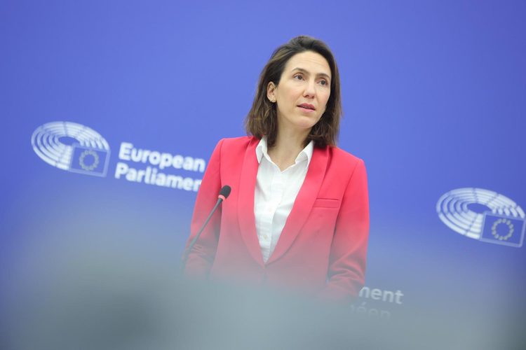 5c461702 4de0 4eba a7c7 e051d50bfa16