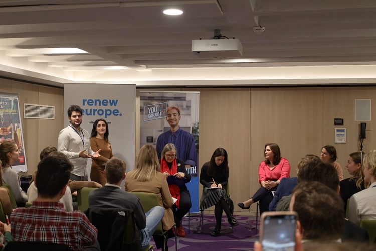 52533604329 4049c3b9f9 k